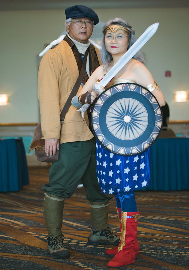 cap vo chong son cosplay thanh nhan vat hoat hinh cuc dinh lam gioi tre phai chay dai