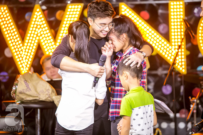 ca si dong hu ng lu c toi thi vietnam idol hon phan nu a kha n gia ben duo i de u la chu no