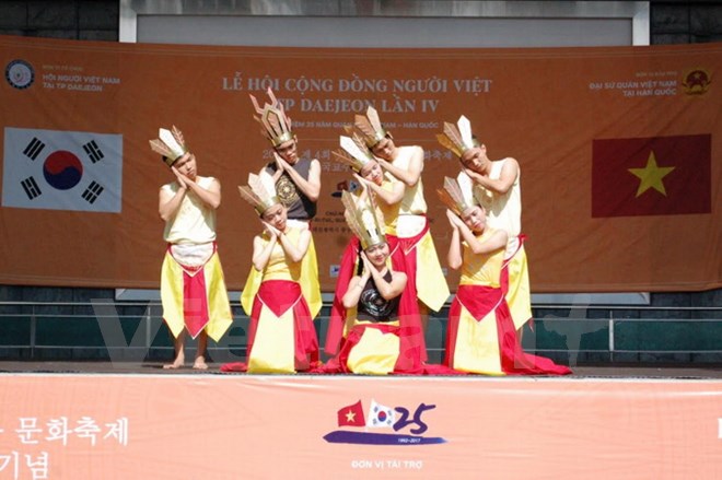 tung bung le hoi van hoa cong dong nguoi viet tai thanh pho daejeon