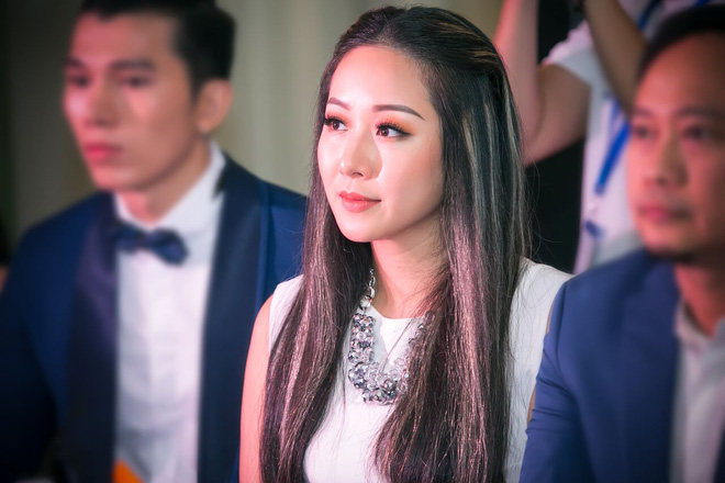 ve ngoai khac la cua hoa hau ngo phuong lan khi lam giam khao cung ong bau phuc nguyen