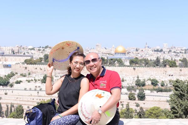 ong xa hon 21 tuoi noi tieng khap ca nuoc cua btv van anh