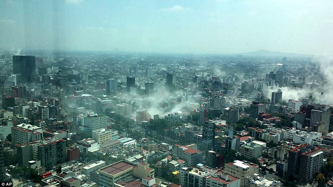 khung canh do nat tan hoang tai mexico sau dong dat nha sap hon 100 nguoi thiet mang va nhung tieng keu cuu tu khap noi