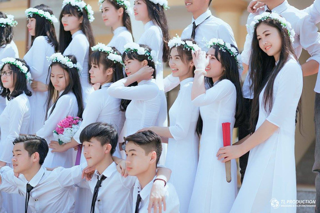 thi sinh di chan dat gay chu y tai vong loai hoa hau dai duong