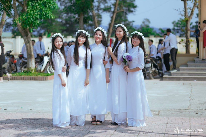 thi sinh di chan dat gay chu y tai vong loai hoa hau dai duong