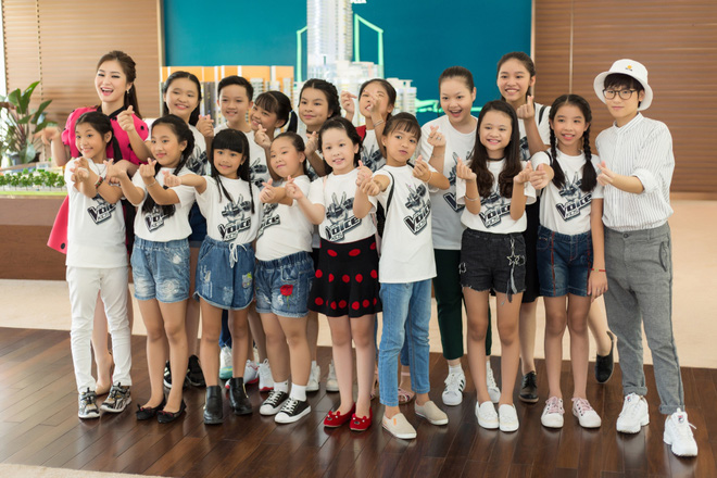 huong tram tre trung tap luyen voi hoc tro the voice kids