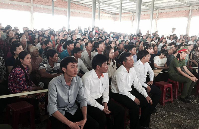 vu ky su cuop ngan hang nhan vien tich cuc gom tien bo vao tui cho ke cuop