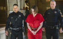 bi bat vi dim chet 2 con trai ba me khai tung can xe qua nguoi con 3 lan