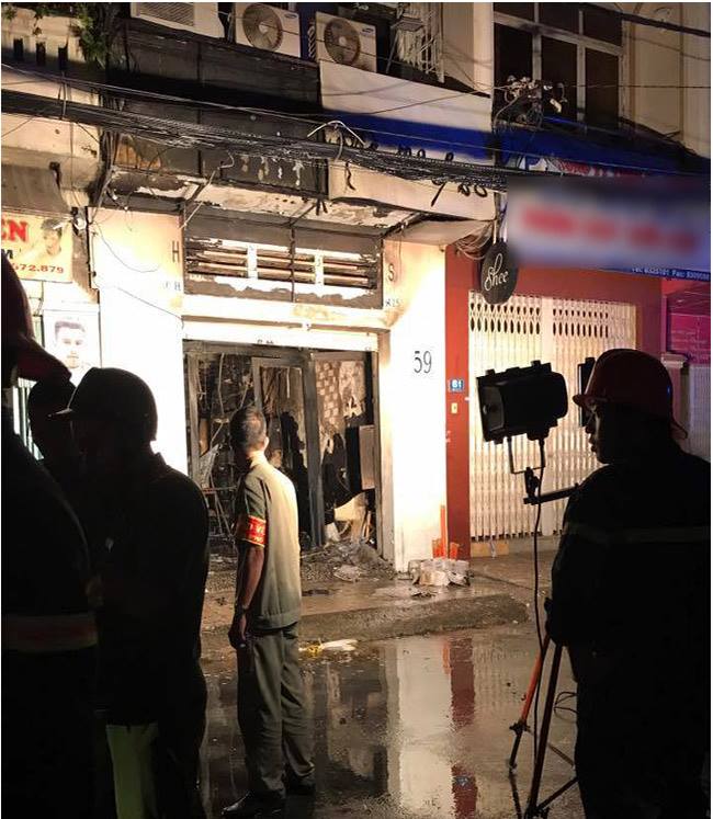 tphcm nam thanh nien mua xang dot nha nguoi yeu vi mau thuan tinh cam