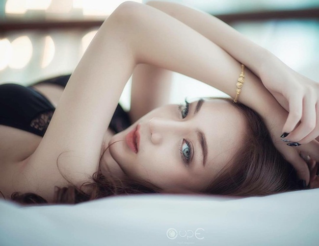 ve dep nong bong cua co nguoi mau 18 tuoi khien dan mang ran ran chia se