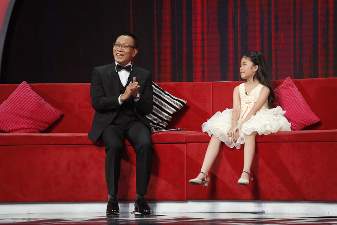 xuat hien be 9 tuoi xinh xan khien lai van sam phai tro tai hat xam