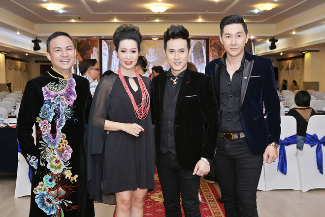 cuoc thi nhan sac gay soc khi moi ca si nguyen vu lam truong ban giam khao