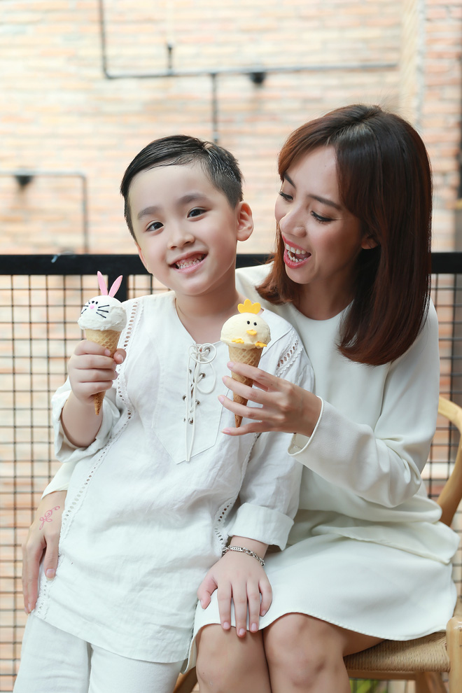 thu trang tien luat nhi nhanh khoe con trai cuc dang yeu