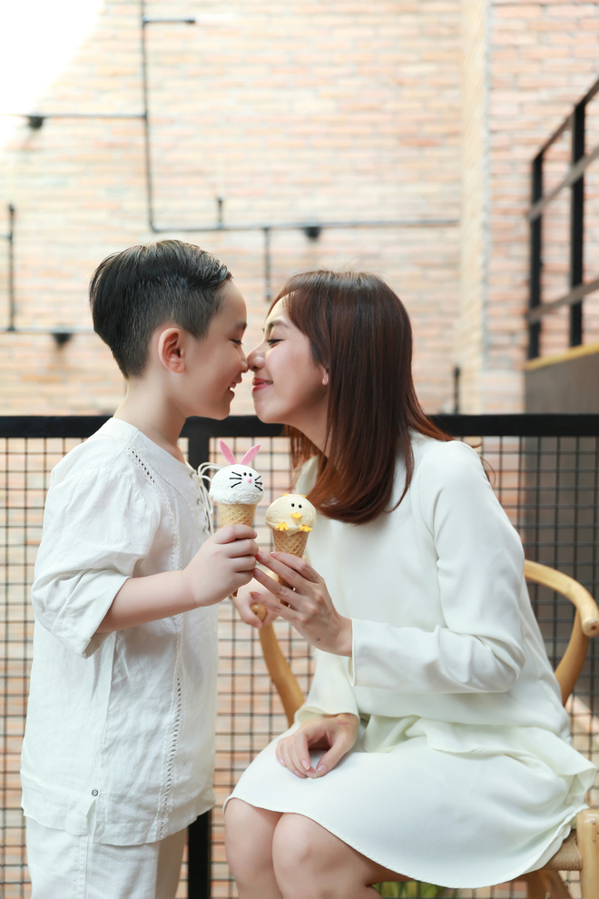 thu trang tien luat nhi nhanh khoe con trai cuc dang yeu