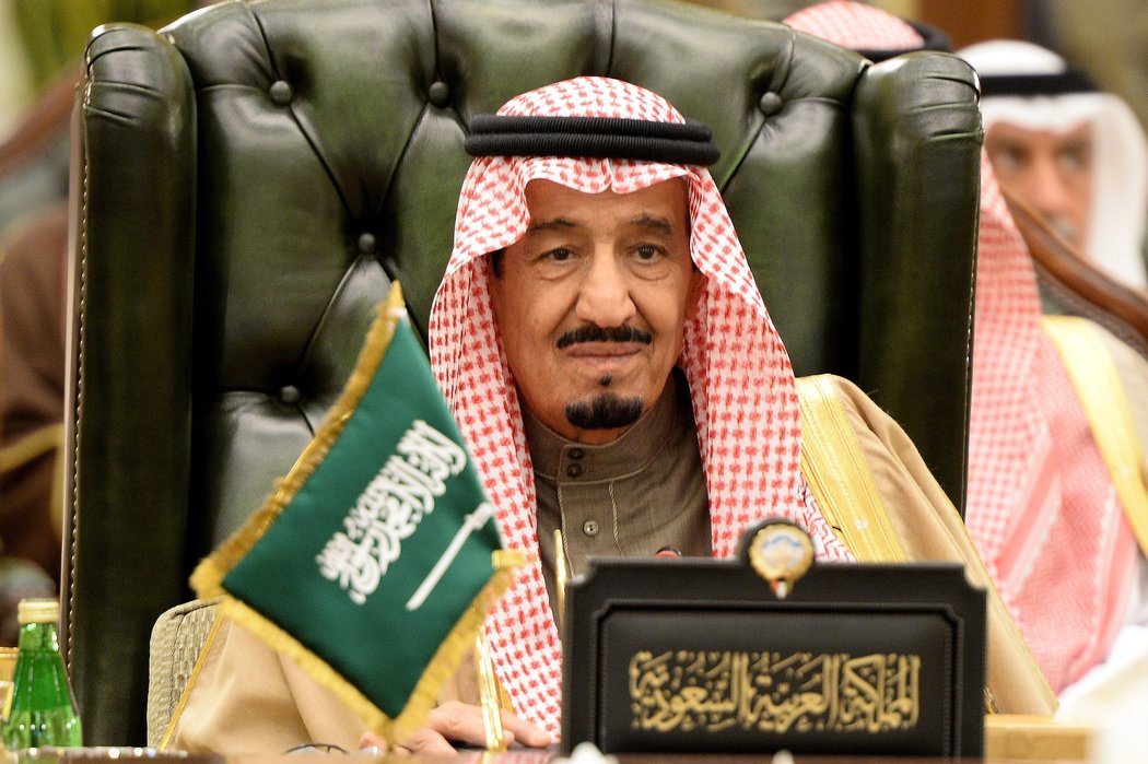 phu nu a rap saudi se duoc phep lai xe o to