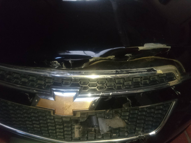 dam truc dien o to va ket cuc kho tin danh cho thanh nien chay xe may