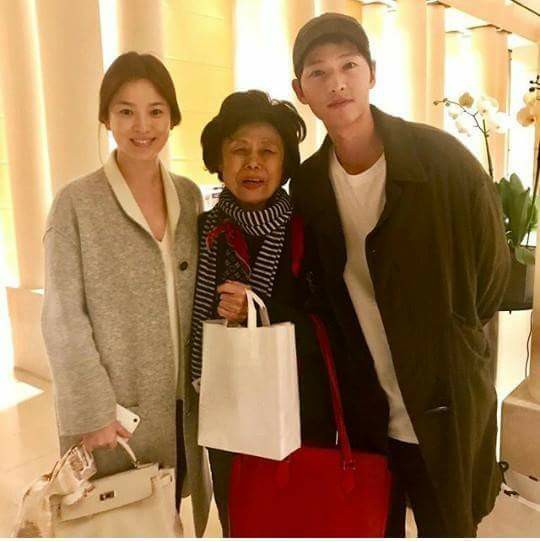 song hye kyo lo bung to bat thuong khi xuat hien cung song joong ki