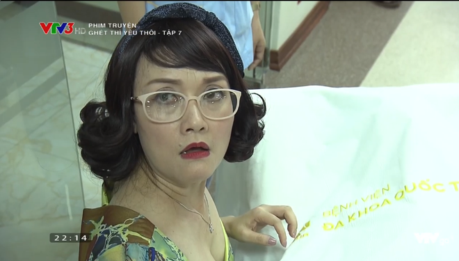 ghet thi yeu thoi phuong anh hot hoang vi bi cuong hon trong nha ve sinh