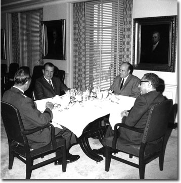 my so gi ma khong dam nem bom nguyen tu huy diet trieu tien 50 nam truoc du co co hoi