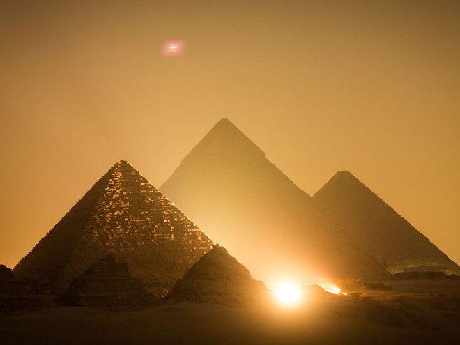 da tim ra cau tra loi cho bi an ngan nam nguoi ai cap van chuyen da xay kim tu thap giza nhu the nao