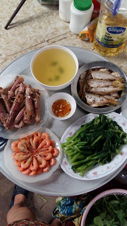 mam com day ap hai san chi 33 nghin cua co nang kheo vun ven khien chi em tranh cai du doi