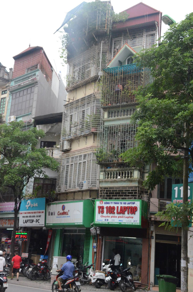 cau chuyen bat ngo ve nguoi dan ong bi to bao hanh vo danh con gai trong doan clip gay phan no