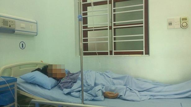 hai phong nu giao vien bi phu huynh xong den tat ngay tai lop hoc vi con bi phat