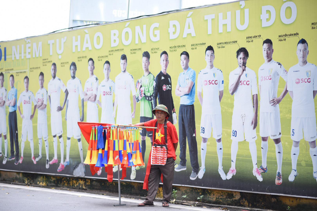 nguoi ham mo bat khoc nhieu nguoi om tim khi olympic viet nam vuot mat huy chuong dong