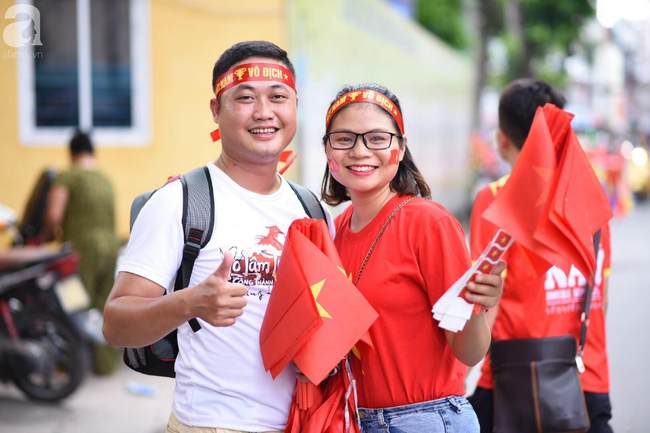nguoi ham mo bat khoc nhieu nguoi om tim khi olympic viet nam vuot mat huy chuong dong