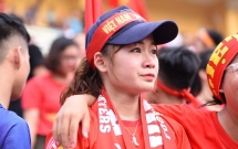 nguoi ham mo bat khoc nhieu nguoi om tim khi olympic viet nam vuot mat huy chuong dong