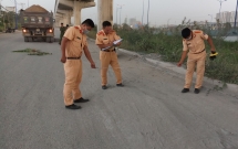 video hai hung xe cau dam xe bon lat nghieng boc chay ngun ngut