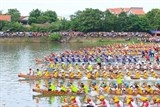 Sôi động lễ hội đua thuyền Tết độc lập trên quê hương Đại tướng Võ Nguyên Giáp