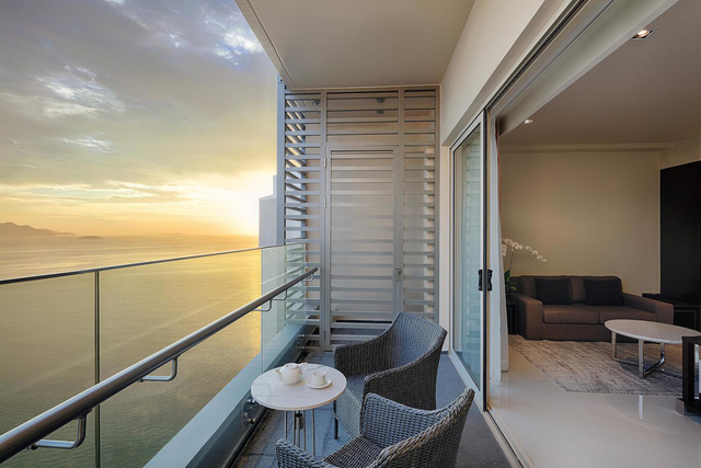 san bay quoc te cam ranh hoat dong dia oc nha trang huong loi