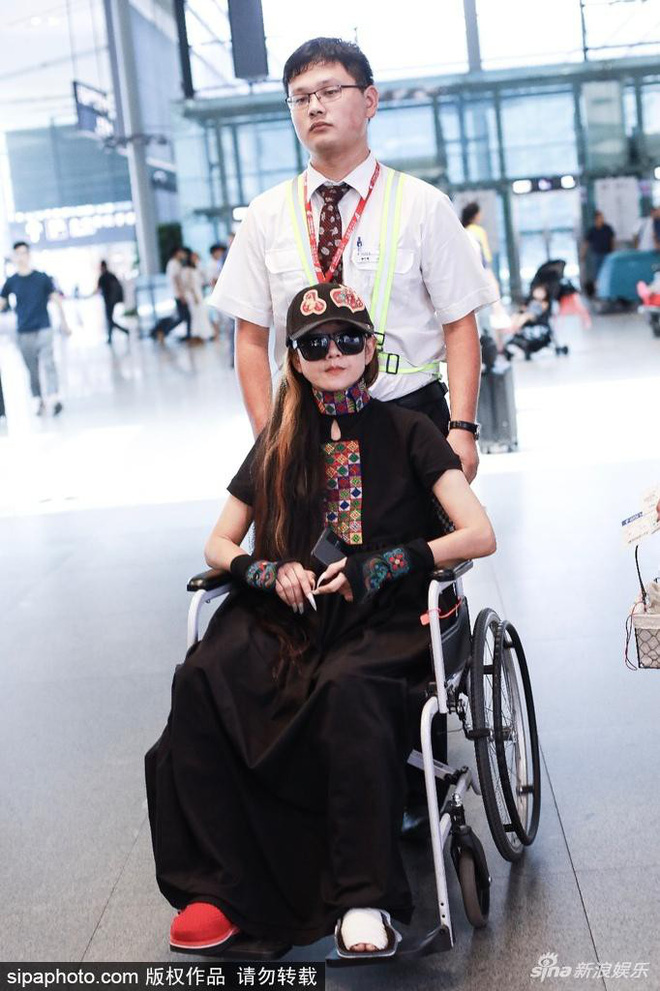 ac nu mai sieu phong phim anh hung xa dieu gay go ngoi xe lan khien nguoi ham mo xot xa