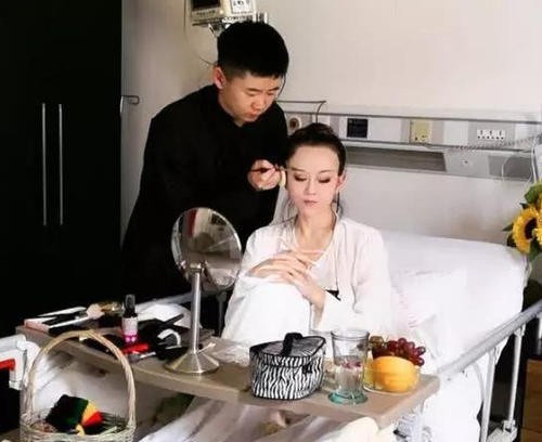 ac nu mai sieu phong phim anh hung xa dieu gay go ngoi xe lan khien nguoi ham mo xot xa