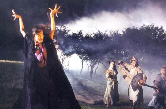 ac nu mai sieu phong phim anh hung xa dieu gay go ngoi xe lan khien nguoi ham mo xot xa