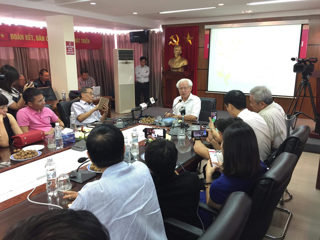 gs ho ngoc dai giai dap ve cach danh van la gay tranh cai tre con phai duoc hoc nhung thu chua ai hoc