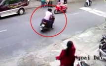 co gai di xe may bi 2 thanh nien day nga cuop xe tao ton o sai gon