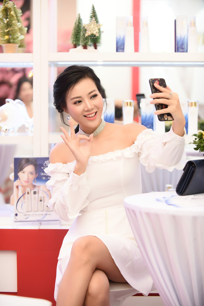 thanh huong khoe vai tran tai su kien tiet lo canh bi cuong buc tap the trong quynh bup be