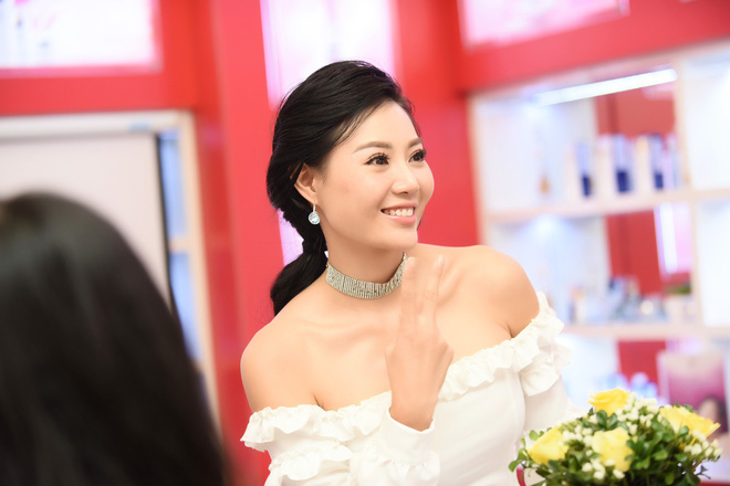 thanh huong khoe vai tran tai su kien tiet lo canh bi cuong buc tap the trong quynh bup be