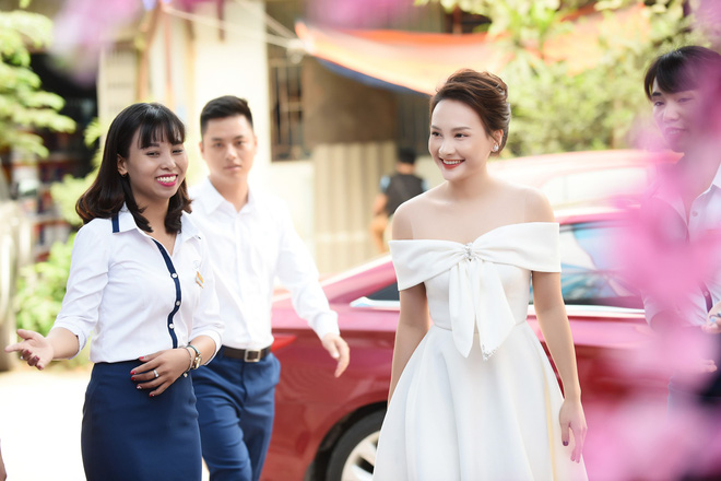 thanh huong khoe vai tran tai su kien tiet lo canh bi cuong buc tap the trong quynh bup be