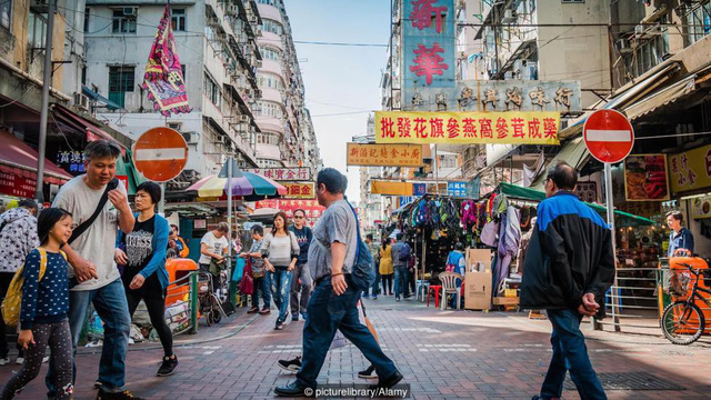 day la cach ma hong kong bien minh tu mot lang chai thanh trung tam giao thuong quan trong bac nhat cua the gioi