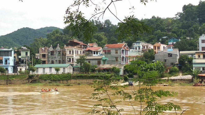 bac si giet vo phi tang xuong song vo sap cuoi tung bo vi vu phu vo cu bo vi bi bao hanh