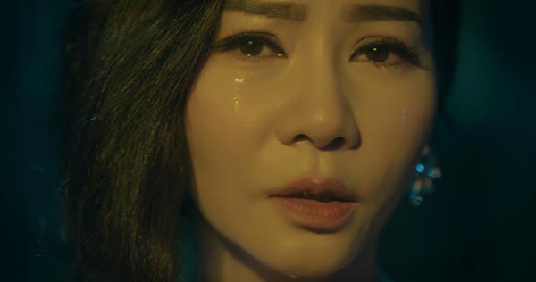 thu minh khoc khi hat ca khuc ballad moi