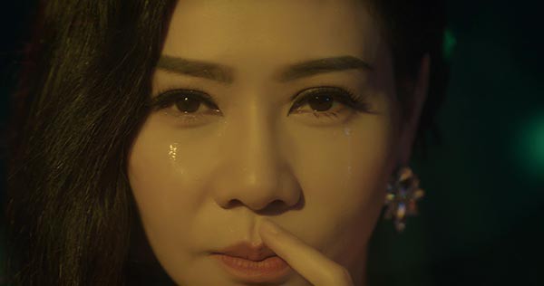 thu minh khoc khi hat ca khuc ballad moi
