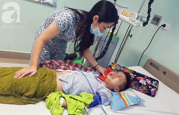 mot manh thuong quan ho tro 200 trieu dong cho be trai 8 tuoi bi ung thu mau luc nao cung cho duoc di du khai giang