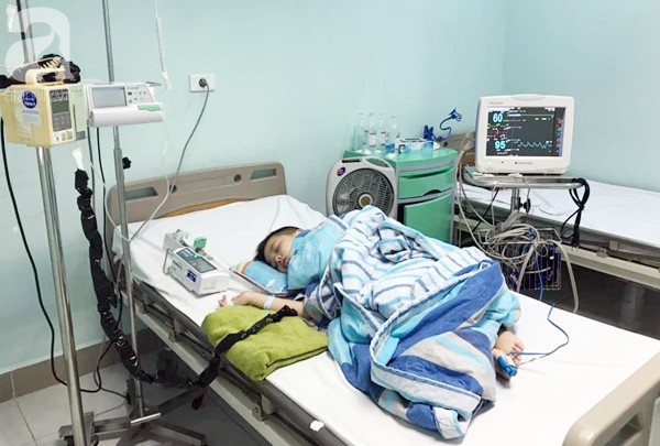 mot manh thuong quan ho tro 200 trieu dong cho be trai 8 tuoi bi ung thu mau luc nao cung cho duoc di du khai giang