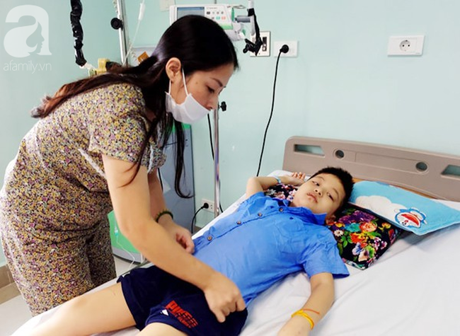 mot manh thuong quan ho tro 200 trieu dong cho be trai 8 tuoi bi ung thu mau luc nao cung cho duoc di du khai giang