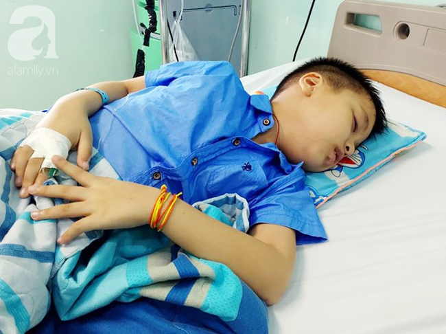 mot manh thuong quan ho tro 200 trieu dong cho be trai 8 tuoi bi ung thu mau luc nao cung cho duoc di du khai giang