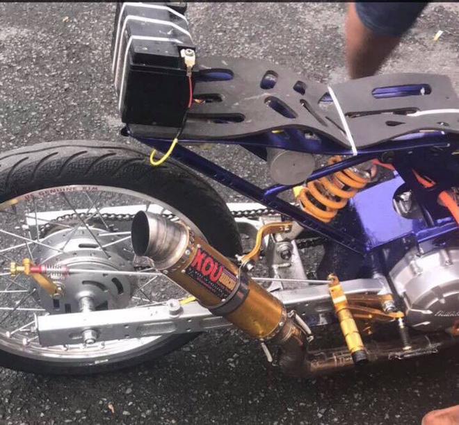 tp hcm dieu khien xe quai thu net po am i de the hien thanh nien 19 tuoi bi csgt tom gon