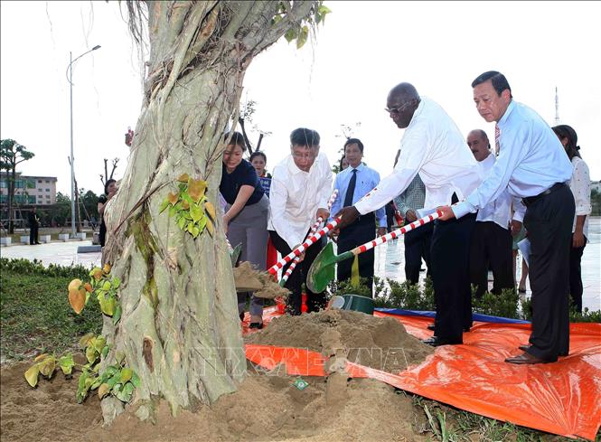 khanh thanh cong vien fidel castro tai quang tri